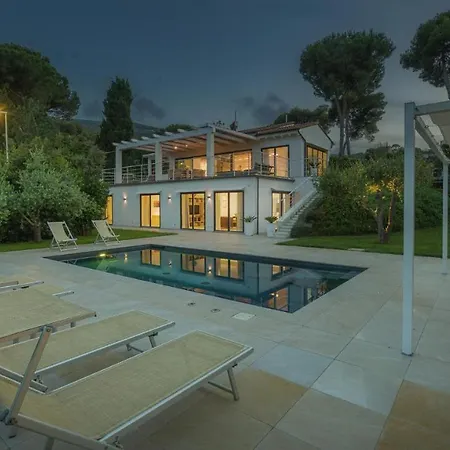 Villa Giomoa 8, Emma *