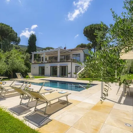 Giomoa 8, Emma Willa *