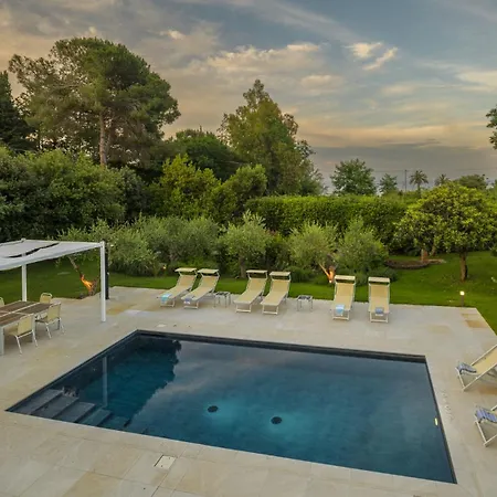Villa Giomoa 8, Emma *
