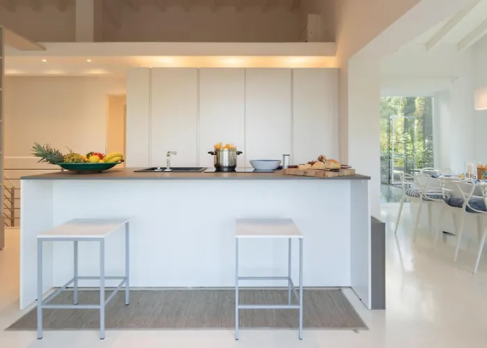 Giomoa 8, Emma * كابوليفيري