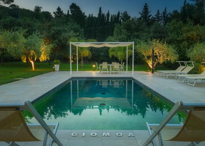 فيلة Giomoa 8, Emma كابوليفيري