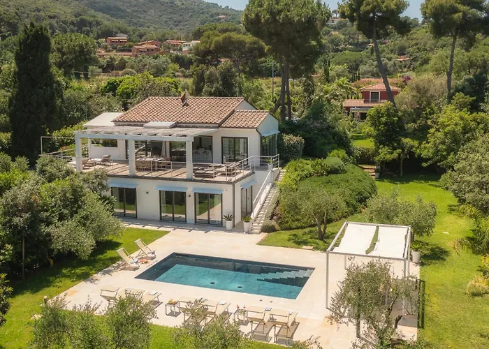 فيلة Giomoa 8, Emma كابوليفيري