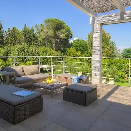 Giomoa 8, Emma 빌라 카폴리베리