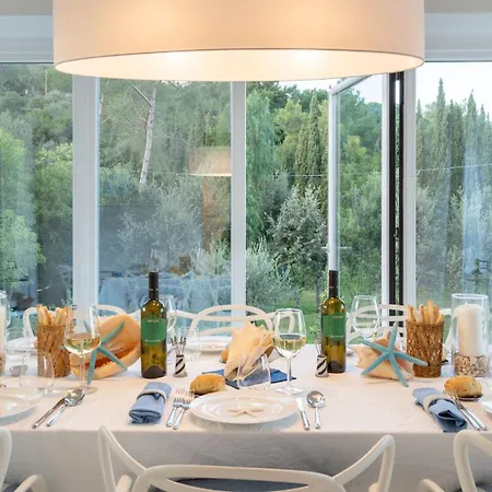 Giomoa 8, Emma 빌라