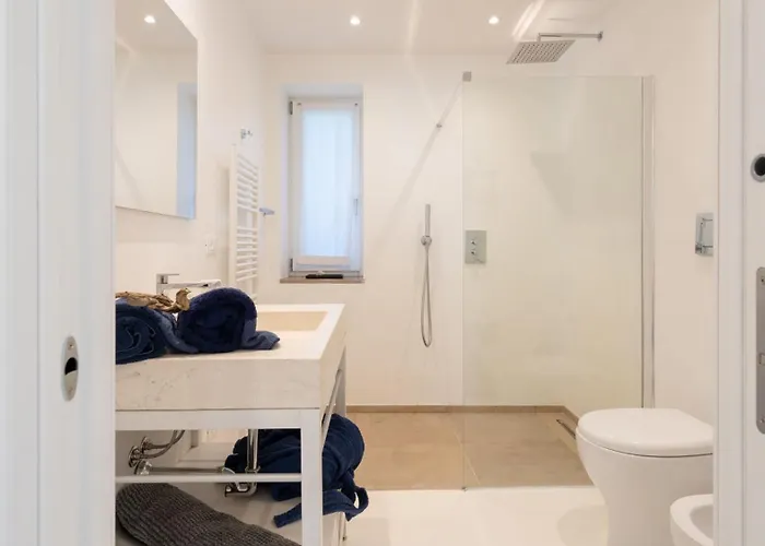 Giomoa 8, Emma Vila *